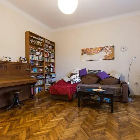 Central, Fully Equipped 2 Bedroom Flat アパート *