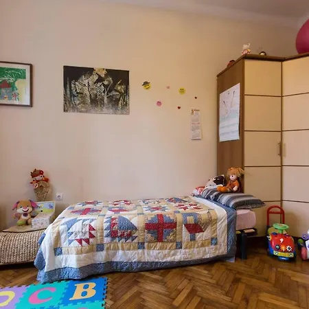 Central, Fully Equipped 2 Bedroom Flat