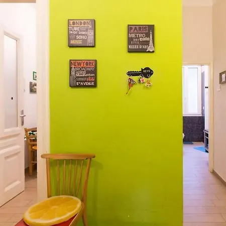 Central, Fully Equipped 2 Bedroom Flat * リエカ