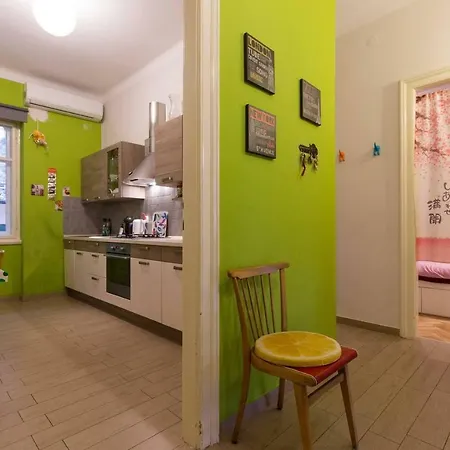 Central, Fully Equipped 2 Bedroom Flat 아파트 *