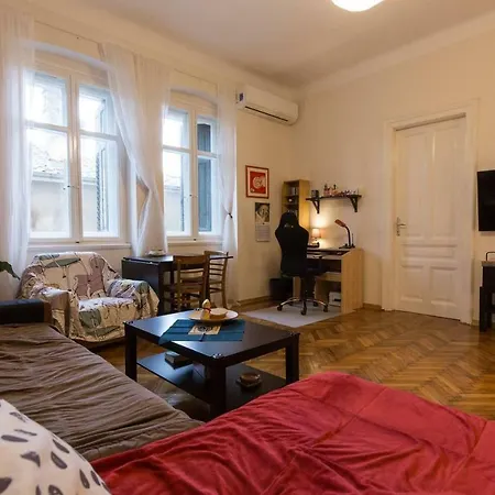 Central, Fully Equipped 2 Bedroom Flat Lejlighed *