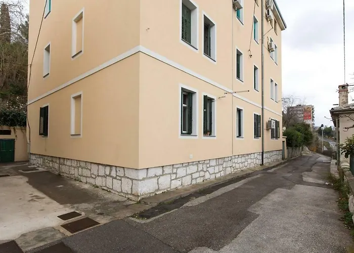 Central, Fully Equipped 2 Bedroom Flat * Rijeka