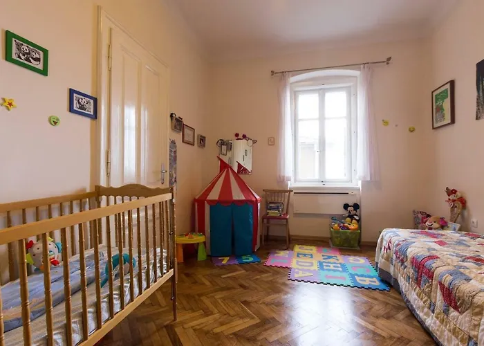 Central, Fully Equipped 2 Bedroom Flat